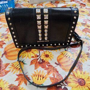 Crossbody Michael's Kors bag perfect for a night out!